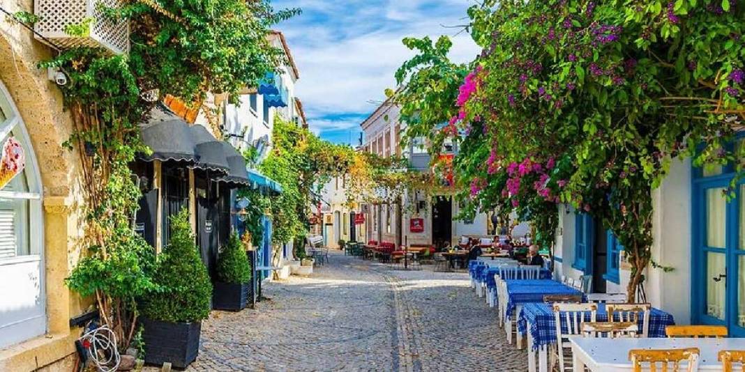 Kendinizi sahile bırakın, damla sakızlı kahvenin tadına varın! Burası bir cennet: Eylül ayında mutlaka görün 2